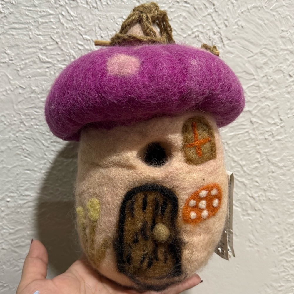 Wild Woolies Felt Birdhouse NWT